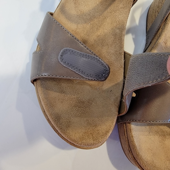 Dansko Laurie Leather Wedge Sandal Taupe Sz Euro 38 (US 7.5-8) Style 1823790600 - Picture 7 of 15